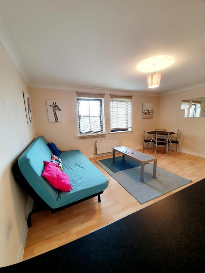 Chelmsford Town Centre Apartments With Car Parking Екстер'єр фото