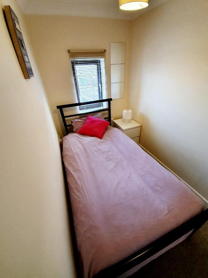 Chelmsford Town Centre Apartments With Car Parking Екстер'єр фото