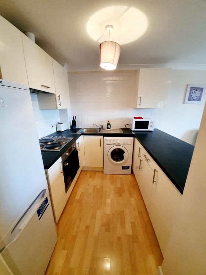 Chelmsford Town Centre Apartments With Car Parking Екстер'єр фото