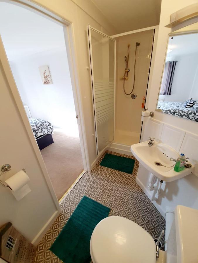 Chelmsford Town Centre Apartments With Car Parking Екстер'єр фото