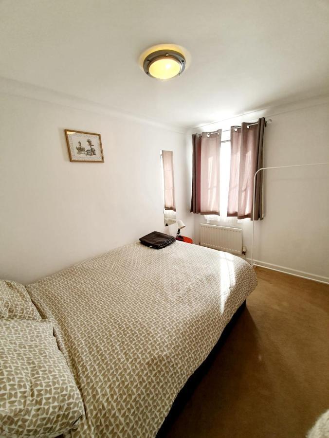 Chelmsford Town Centre Apartments With Car Parking Екстер'єр фото