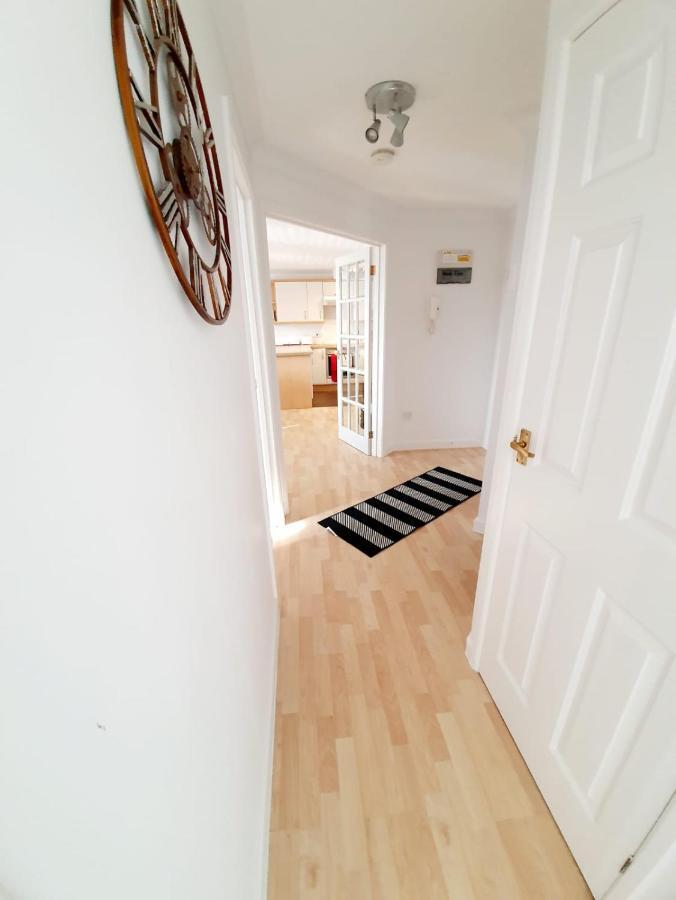 Chelmsford Town Centre Apartments With Car Parking Екстер'єр фото