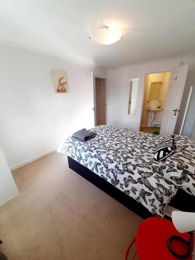 Chelmsford Town Centre Apartments With Car Parking Екстер'єр фото
