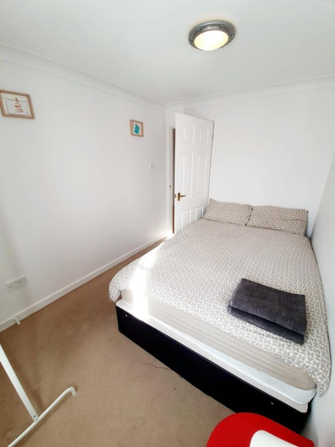 Chelmsford Town Centre Apartments With Car Parking Екстер'єр фото